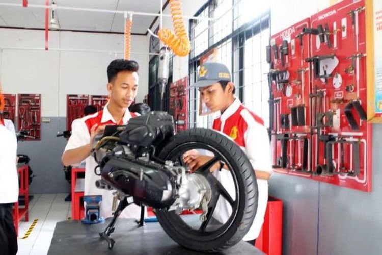Kemendikbudristek Gelar SMK Leadership Camp 2021