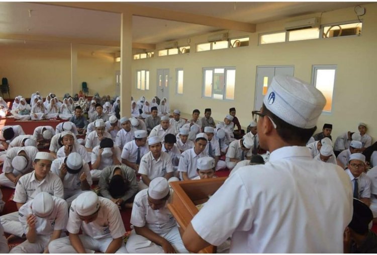 Religius Culture Pembentuk Kepribadian Peserta Didik