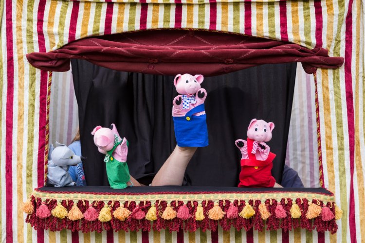 Ingin Anak Fasih Bahasa Inggris? Kenali Media Puppet Show! Sahabat Guru