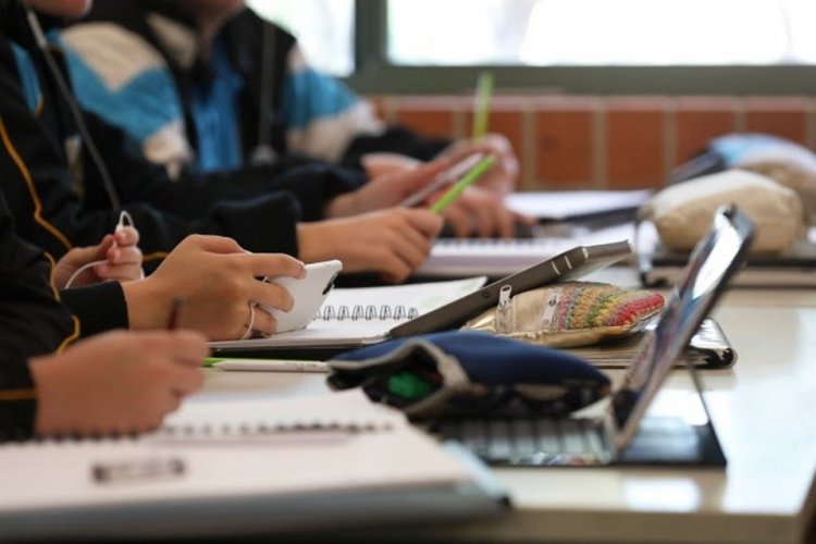 Tingkatkan Literasi Digital Anak Melalui Cara Ini!