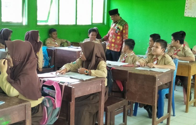 Angin Segar Untuk Guru Honorer Madrasah