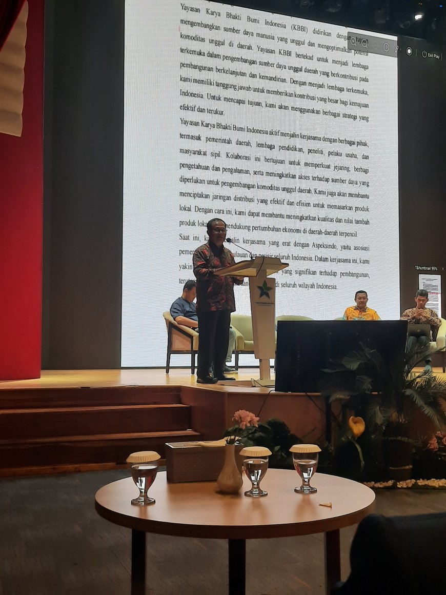 Lokakarya Pemberdayaan Peternak: Ketua Dewan Pembina Yayasan Karya Bhakti Bumi Indonesia Drs. Laoli, Mendukung Penuh Penyelenggaraan Sekolah Peternakan Rakyat